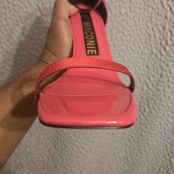 Chic Red Heels with Gold Artistic Design - Picture 10 of 11